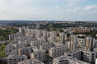 To najbardziej zabetonowane osiedle w Krakowie według AI. Zieleni nie ma tu prawie w ogóle [GALERIA]