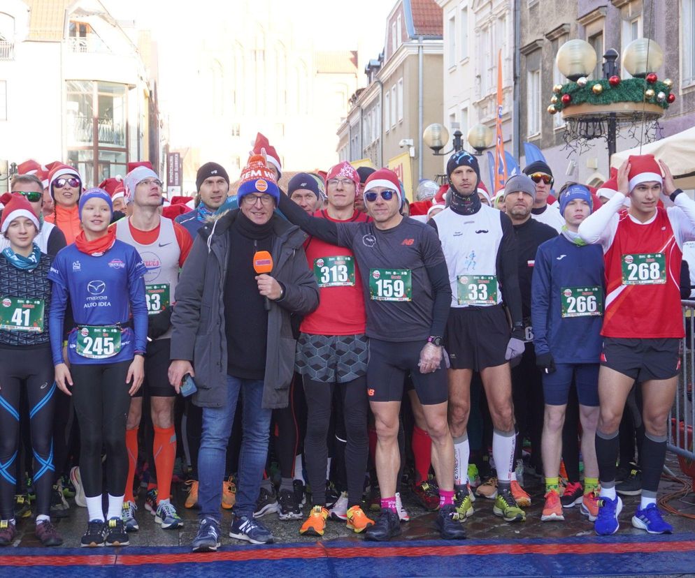 Bieg Mikołajów w Olsztynie. 400 osób pobiegło w charytatywnym celu