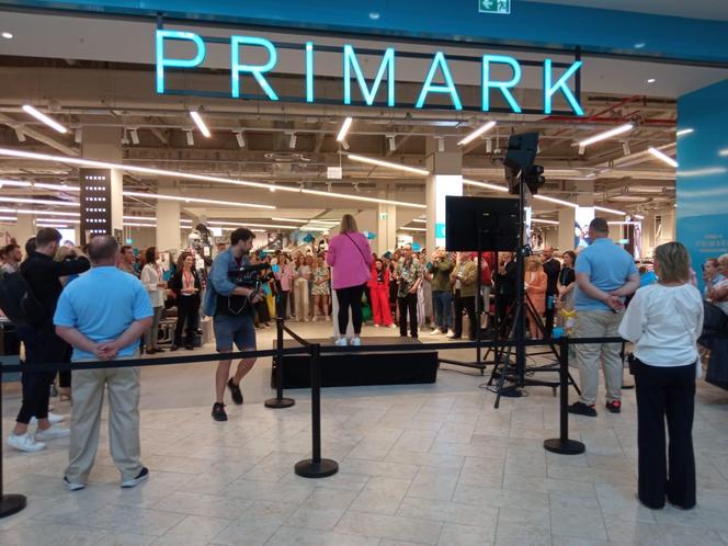 Primark we Wrocławiu oficjalnie otwarty! Kolejki do sklepu od samego rana [ZDJĘCIA]