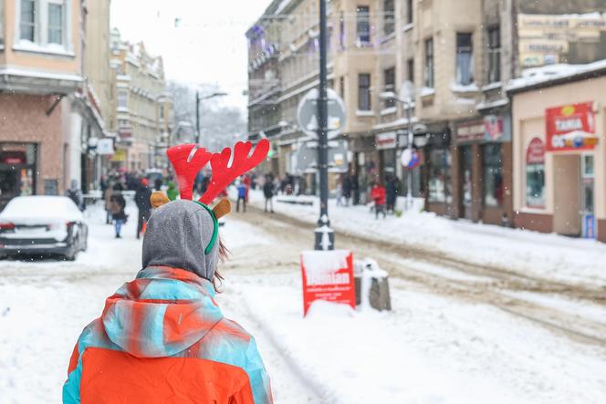 Parada w Mikołajów w Chorzowie na koniec Mikołajowego Festiwalu Czekolady z... owadami