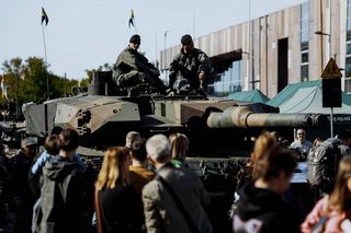 Polacy gotowi na wyrzeczenia dla obronności? Sondaż IBRiS ujawnia zaskakujące dane