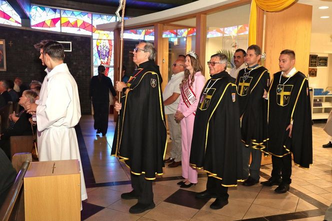 Polonia modliła się przy relikwiach pierwszego świętego millenialsa