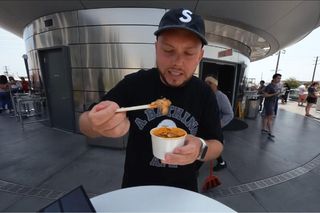 Książulo odwiedził restaurację Elona Muska. Tyle zapłacił za zamówienie. Dużo?