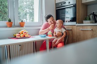 Samotność rodzica a zachowanie dziecka. Wyjaśniamy ten zaskakujący związek