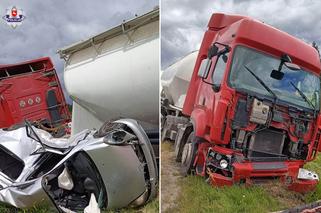 Potworny wypadek pod Włodawą! Dwie kobiety nie żyją. Ich toyota wjechała prosto pod tira [ZDJĘCIA]
