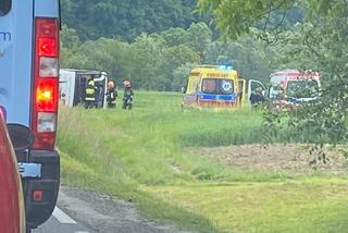 Wypadek autobusu z dziećmi! Są poszkodowani, droga zablokowana