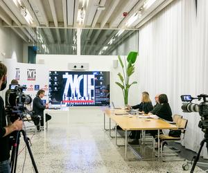 Najlepsi architekci zaprezentowali swoje realizacje w Zodiaku: zapis streamingu otwartych obrad jury konkursu ŻYCIE W ARCHITEKTURZE