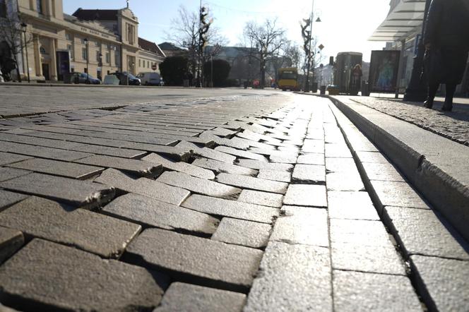 Drogowcy wybrali wykonawcę remontu Krakowskiego Przedmieścia. Potrwa 8 miesięcy!