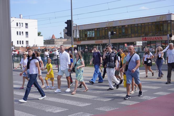 Tłumy turystów w Gdańsku. Ulice pękają w szwach