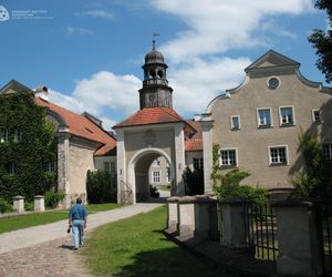 Ten pałac ma ponad 400 lat! Wyjątkowe miejsce na mapie woj. warmińsko-mazurskim