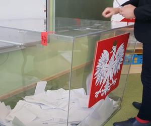 Gmina Zamość  gotowa  na 15. października.  Więcej lokali i dowóz.