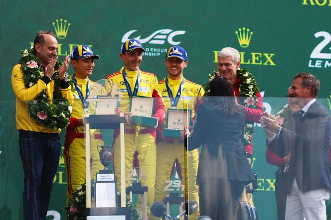 Taki zegarek dostał Robert Kubica za wygranie Le Mans