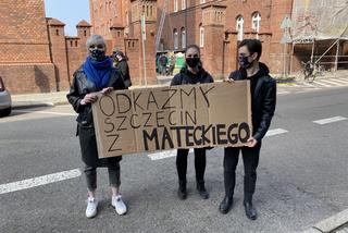 Zwolennicy Piotra Kupsia wspierają go przed sądem w Szczecinie