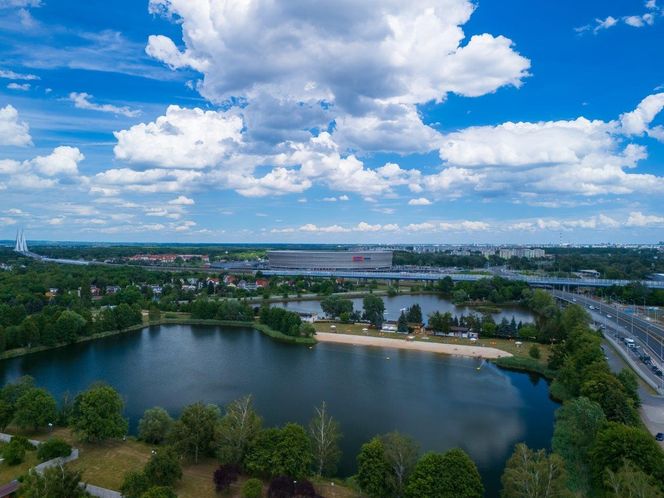 Otwierają popularne kąpieliska we Wrocławiu. Sprawdź, gdzie wybrać się nad wodę