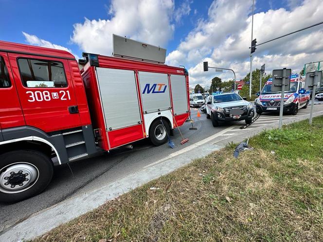 Zderzenie 5 aut w Warszawie. Jeden z kierowców reanimowany