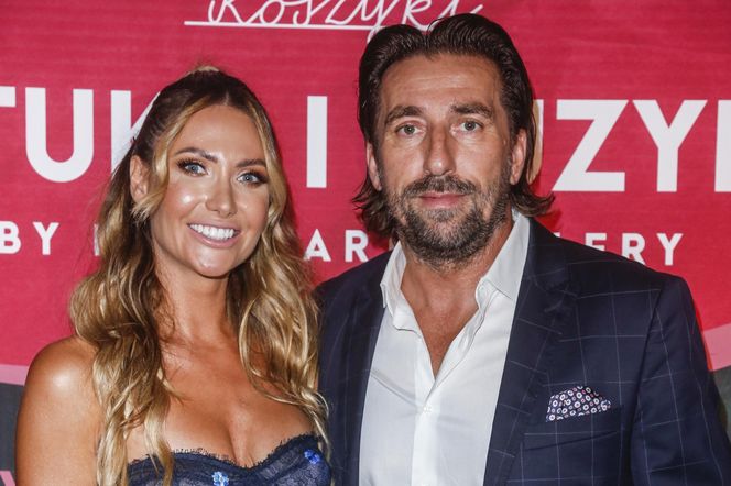 Kim jest Karolina Woźniak? Partnerka Tomasza Iwana to prawdziwa pięknosć. Jak poradziła sobie w "Afryka Express"?