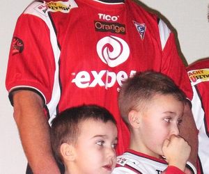 Prezentacja składu drużyny Górnika Zabrze. Tak było w Multikinie w Zabrzu w 2006 roku