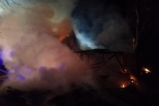 Groźny pożar w podolsztyńskim gospodarstwie agroturystycznym