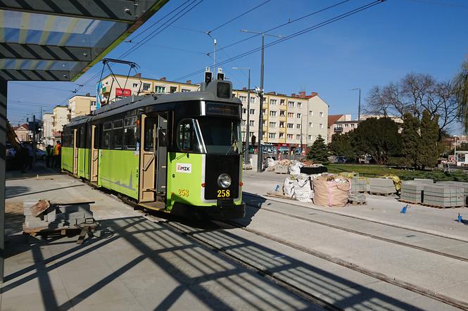 Po trzech latach nieobecności tramwaje wracają na tory
