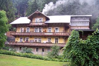 Nie tylko Zalipie. 9 urzekających polskich wsi - jedna z nich trafiła do powieści Olgi Tokarczuk