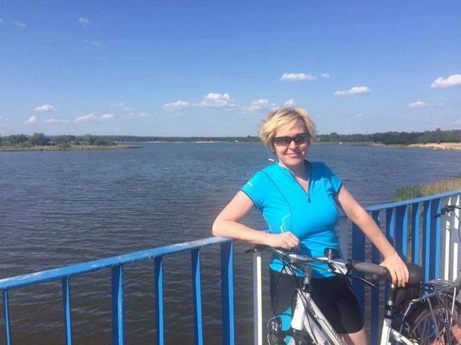 Jadwiga Wiśniewska z Brukseli przyjeżdża kopać w ogródku