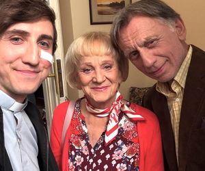 M jak miłość. Kisielowa (Małgorzata Rożniatowska), Ksiądz Grzegorz (Paweł Janyst), Żak (Krzysztof Tyniec)