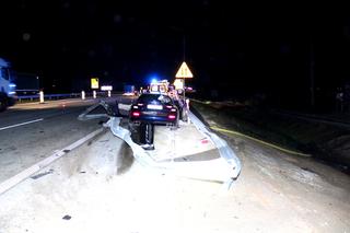 Rozpędzone maserati wjechało w bariery na autostradzie. Pasażer nie przeżył wypadku