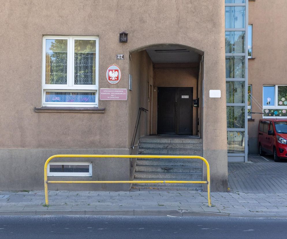 11-latek wypadł z okna szkoły w Gnieźnie