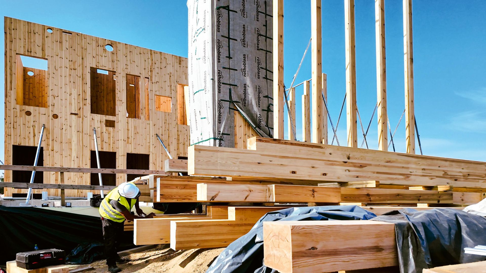 Drewniany biurowiec w Wielu