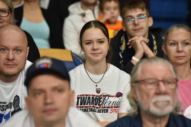 Arriva Lotto Twarde Pierniki Toruń - Legia Warszawa, zdjęcia kibiców i zawodników z meczu Orlen Basket Ligi