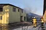 Pożar w fabryce materaców w Jaśle. Dym widać z kilkunastu kilometrów
