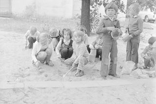 QUZI PRL. Baba Jaga patrzy! Czy pamiętasz zabawy z naszego dzieciństwa w PRL-u