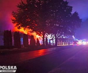 Potężny pożar hali produkcyjnej w Małopolsce