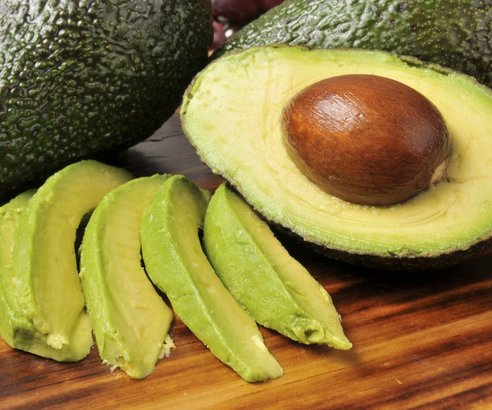 Co zrobić z niedojrzałym awokado? Sposób na twarde awokado