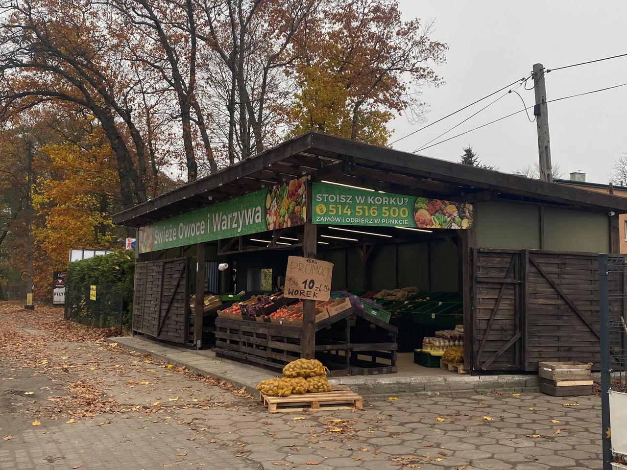 Bez wychodzenia z samochodu, stojąc w korku zrobisz zakupy w łódzkim warzywniaku! 