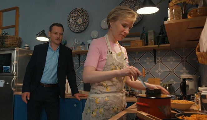 Barwy szczęścia, odcinek 3249. Stefaniak (Paweł Ławrynowicz), Sonia (Weronika Nockowska)