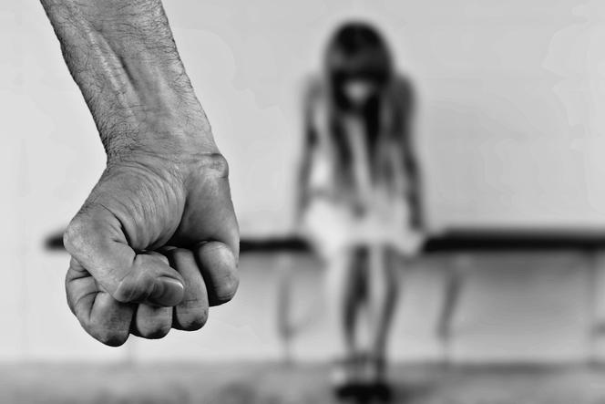 Pedofil znów zaatakował! Molestował 12-latkę w Chorzowie, tym razem pojawił się w Tychach