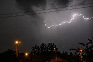 Potężna burza nad Szczecinem. Niebo rozświetlały pioruny [ZDJĘCIA]