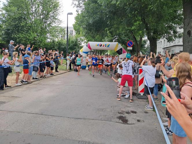 Do pokonania było 5 km, do zdobycia znacznie więcej, bo zdrowie najmłodszych. Za nami bieg charytatywny Daj piątaka na dzieciaka [ZDJĘCIA]