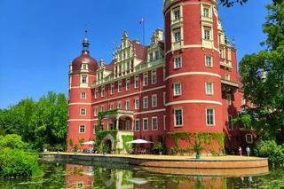 Przepiękne miejsce z odznaczeniem UNESCO blisko granicy polsko-niemieckiej. Zobaczcie jak wygląda Park w Mużakowie