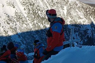 To był najtragiczniejszy wypadek na Śnieżce. Ratownicy górscy upamiętnili ofiary dramatu sprzed 50 lat 