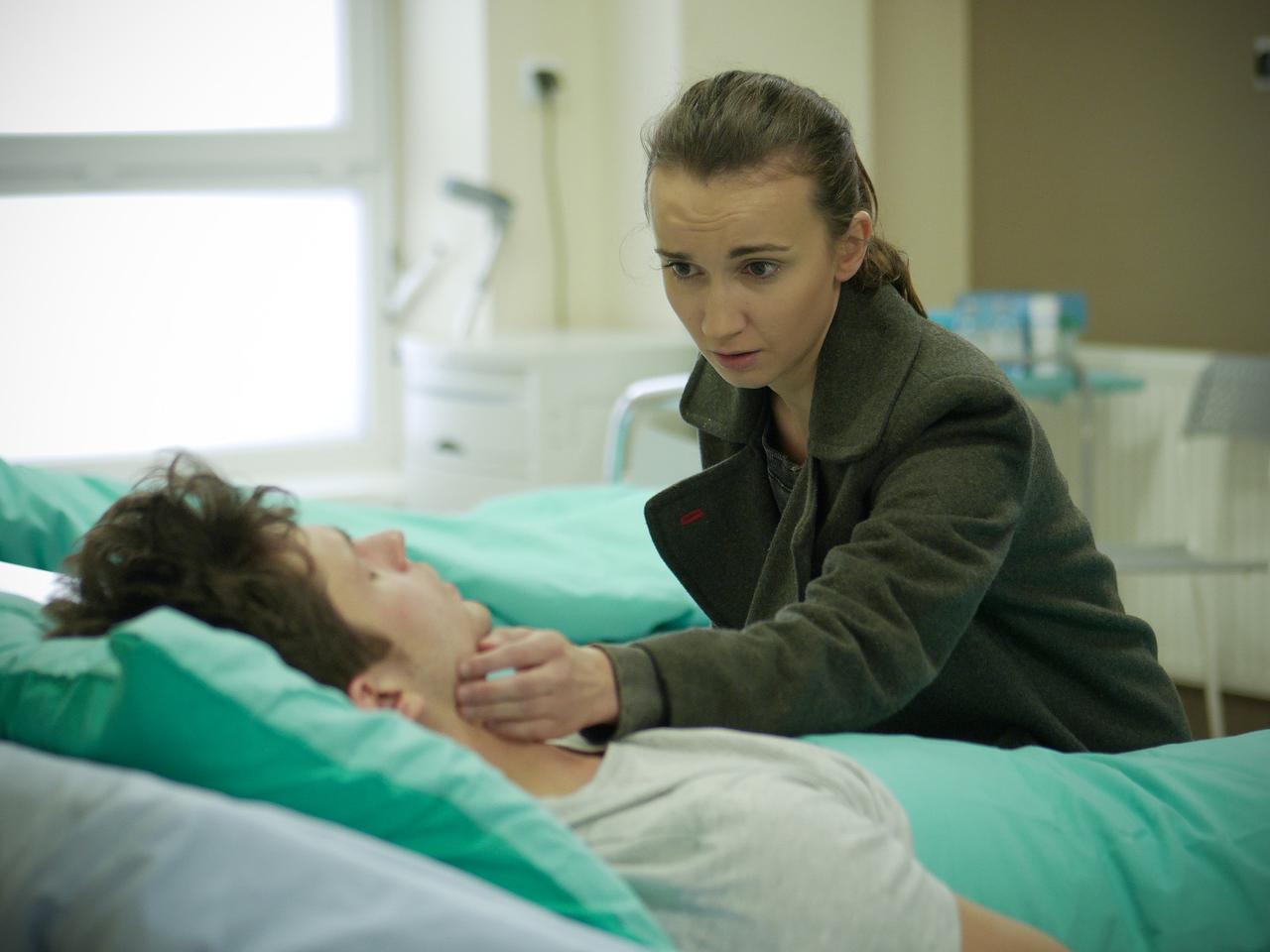 Pierwsza miłość, Melka (Ewa Jakubowicz), Paweł (Michał Malinowski)