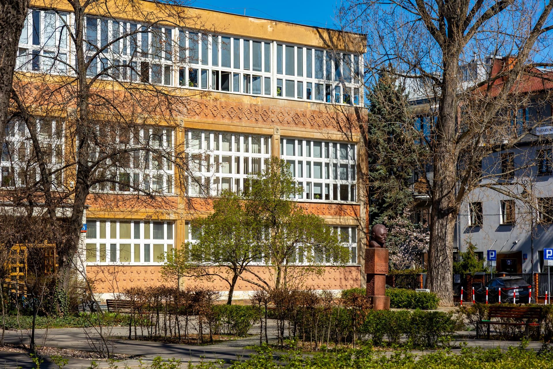 XXXV Liceum Ogólnokształcące im. Bolesława Prusa w Warszawie