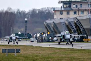 Gripen kontra F-35. Saab kusi Kanadę przemysłem i miejscami pracy
