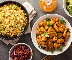 Kurczak z warzywnym ryżem - lekkie danie na lunch, obiad lub ciepłą kolację