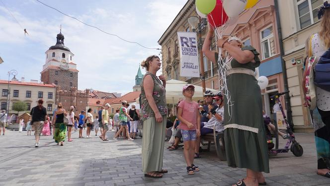 Zaczytany „Jan” oparł się kopytkiem o lubelską kamienicę! Koziołek inspirowany powieścią Bolesława Prusa pojawił się w miejskiej infrastrukturze. ZDJĘCIA