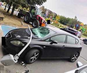 Traktorzysta z Rypina spowodował kolizję, po czym wezwał policję. Na jaw wyszły jego grzechy