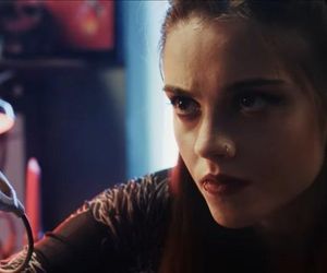 Siostra Julii Wieniawy w krwawym show! Ze słodkiej dziewczynki w krwawego wampira