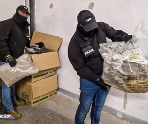 Potężne uderzenie CBŚP na Śląsku. Zlikwidowali fabrykę narkotyku zombie i przejęli towar za 6 mln zł