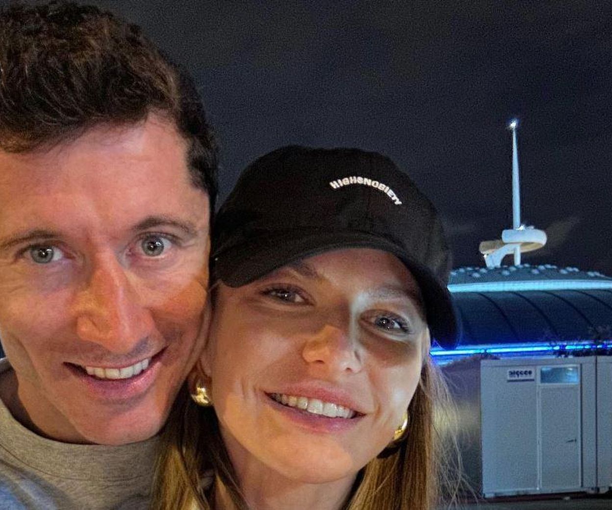 Gdy Lewandowska pokazała zdjęcie z Robertem, ruszyła lawina. Gołym